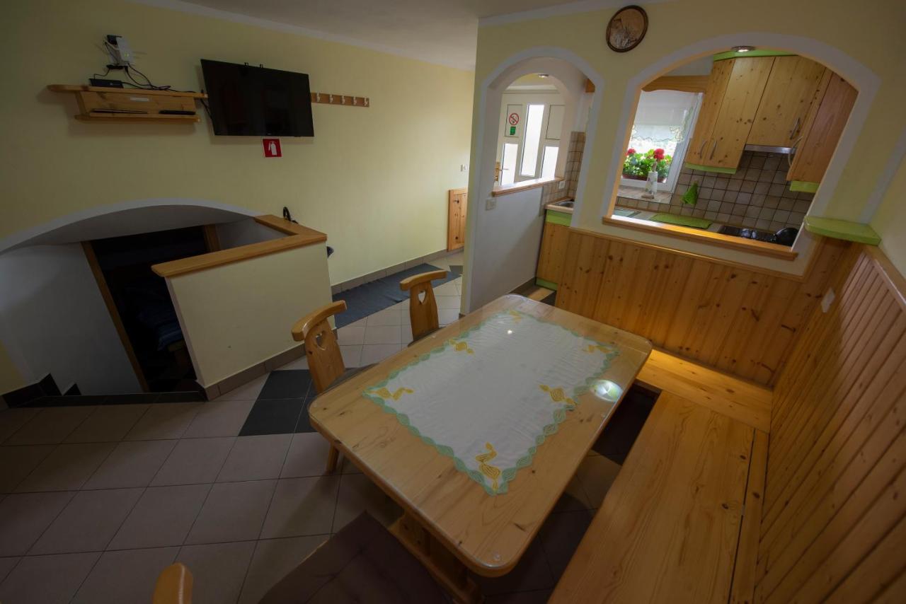 Apartma Vidmar Otlica Appartement Ajdovščina Buitenkant foto